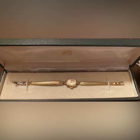 Bulova antique wind up watch - Picture 1 of 7